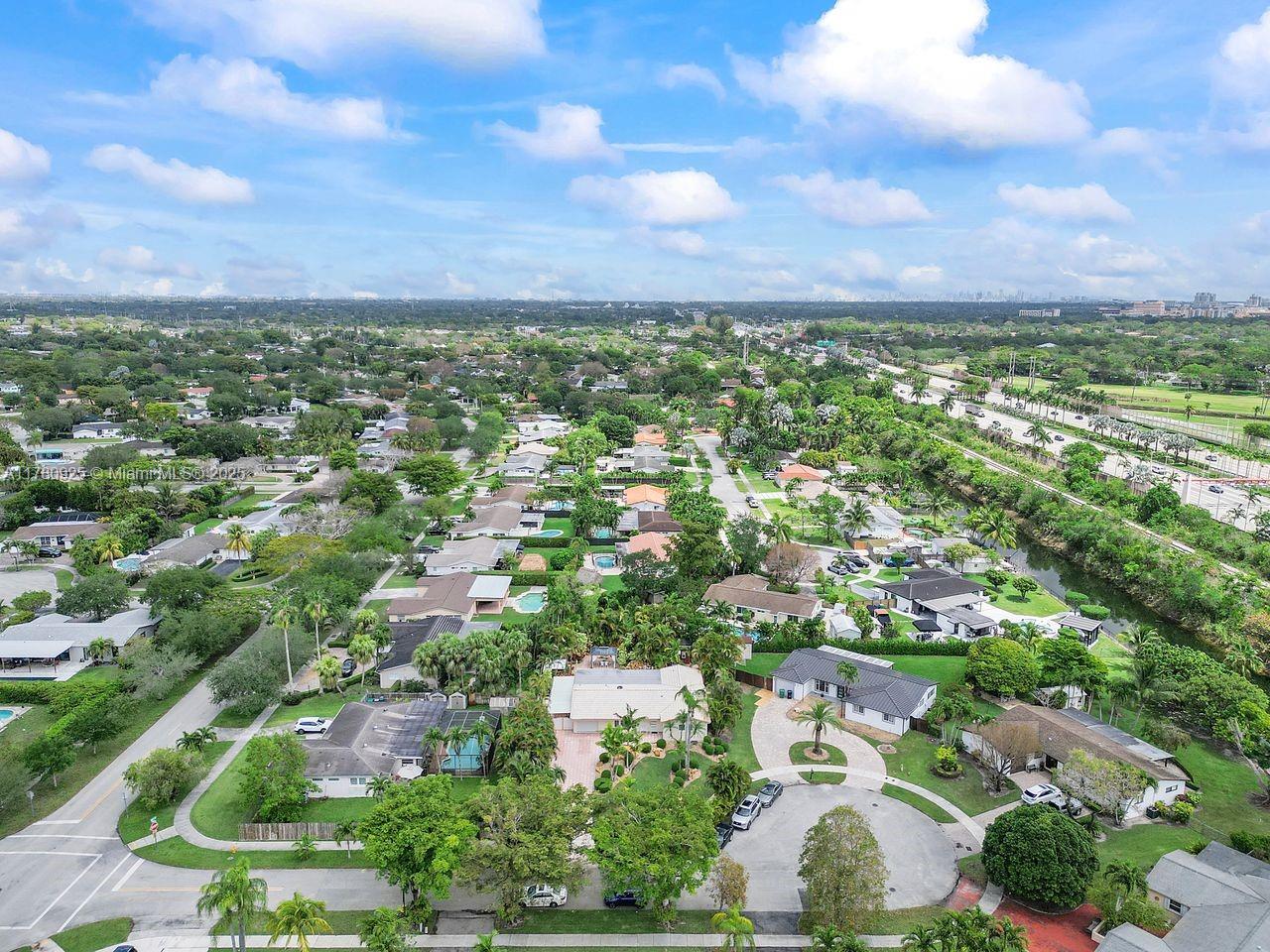 Village Kendale - Residential