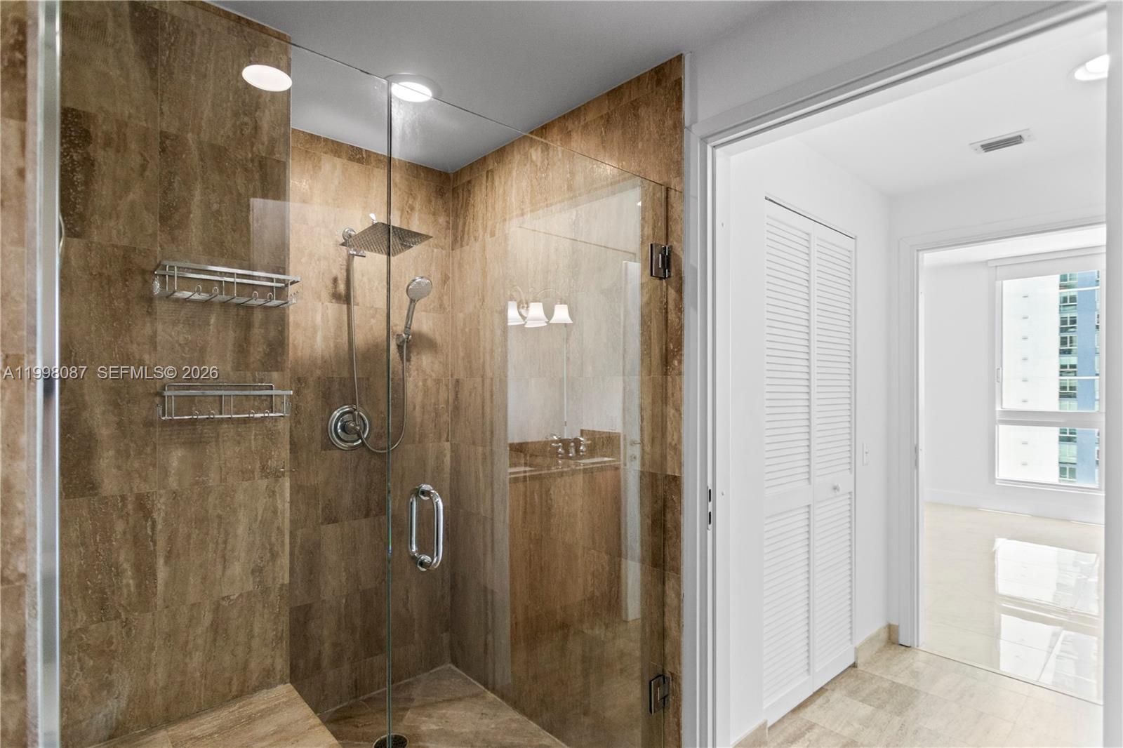 MET 1 CONDO - Residential Lease