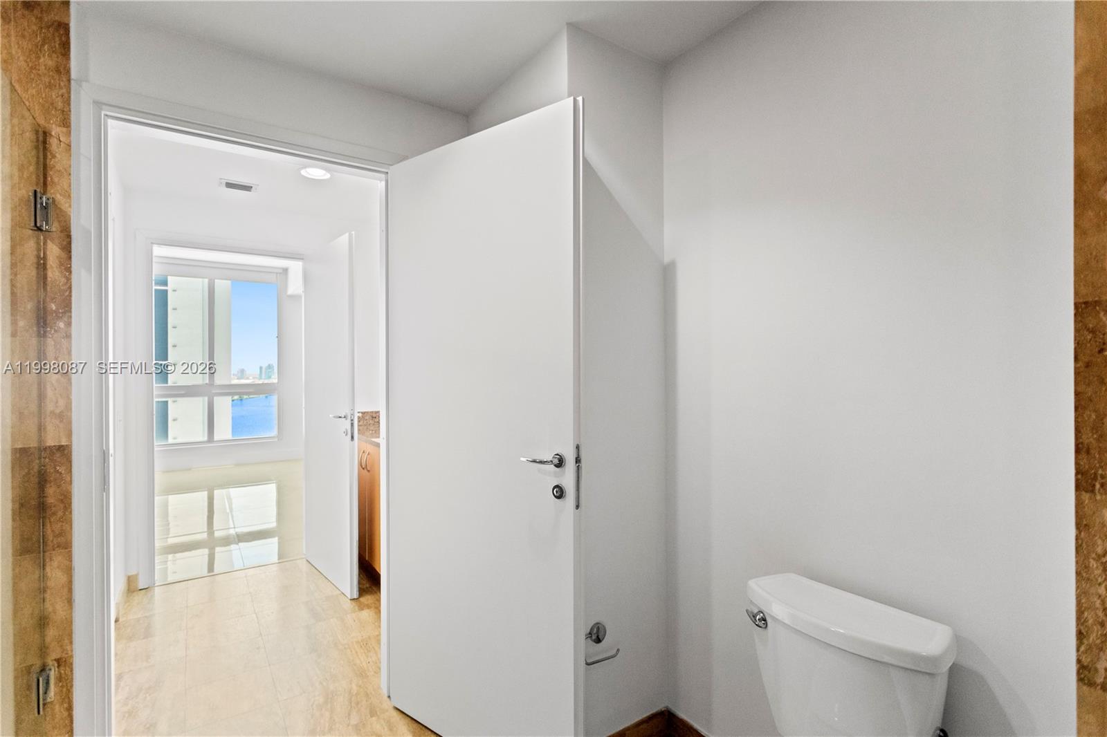 MET 1 CONDO - Residential Lease