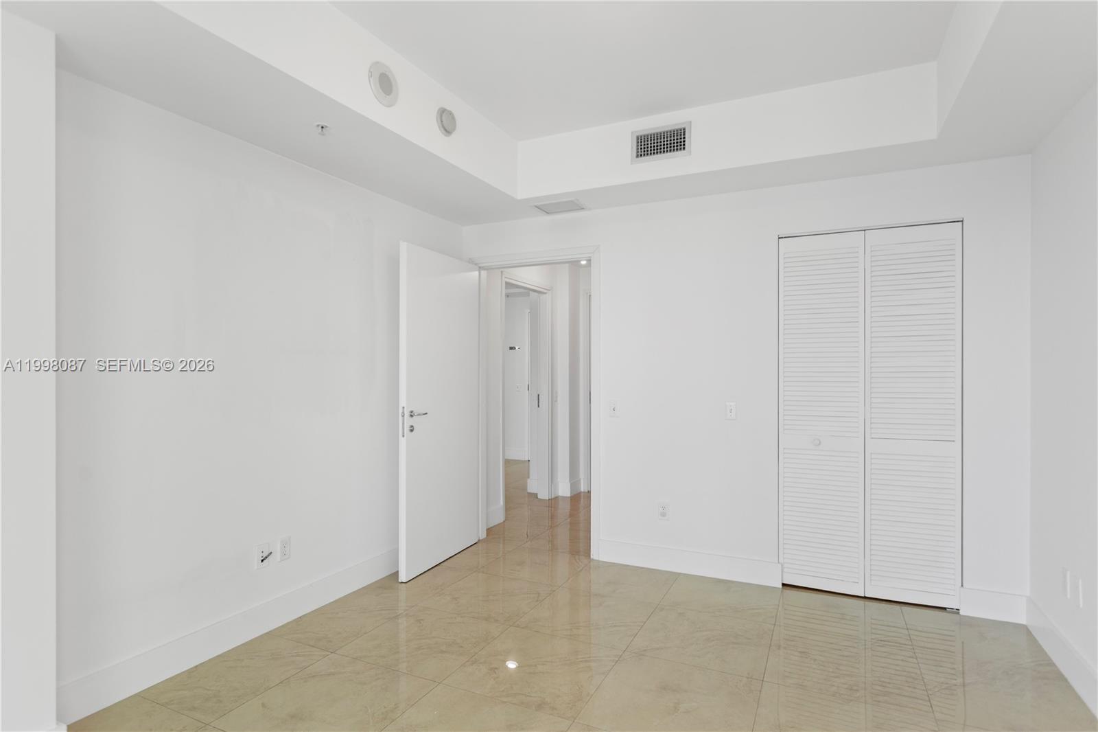 MET 1 CONDO - Residential Lease