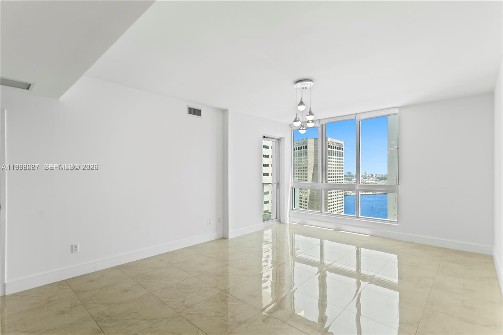 MET 1 CONDO - Residential Lease