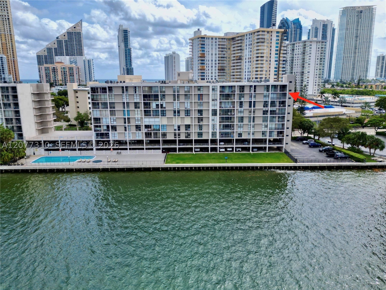 17500 N Bay Rd S907, Sunny Isles Beach FL 33160