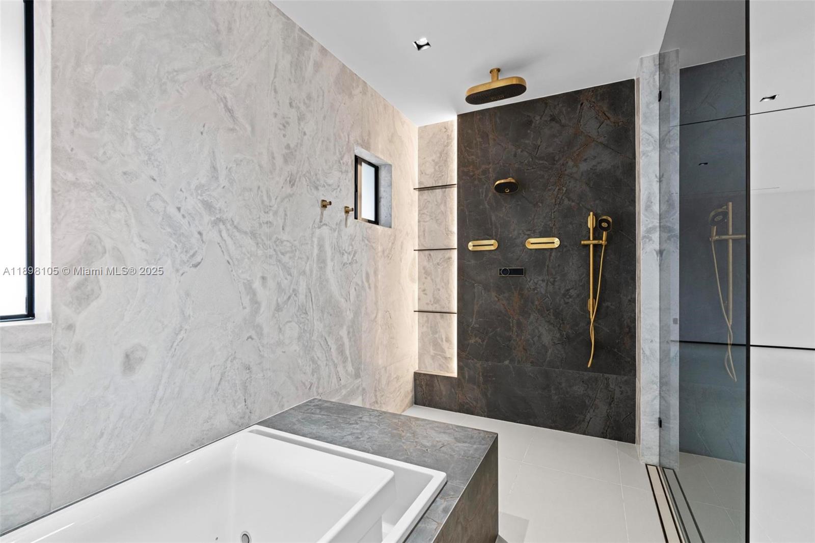 AURELIA SUB - Residential