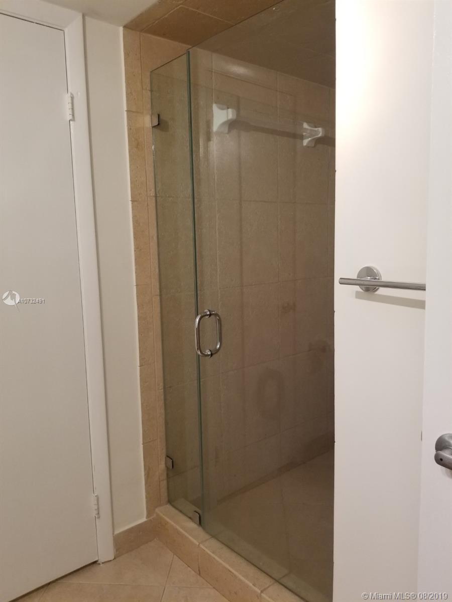 PEMBROKE LAKES SEC SEVEN - Residential Lease