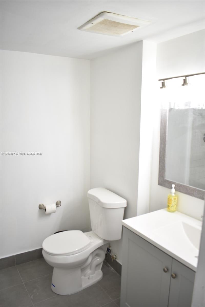 TALL TREES CONDO - Residential Lease