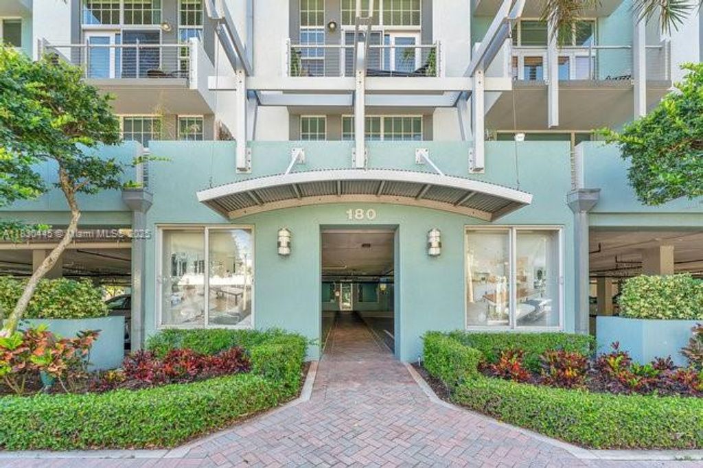 Photo of 180 NE 4th Ave #306, Delray Beach, FL 33483 (MLS # A11830445)