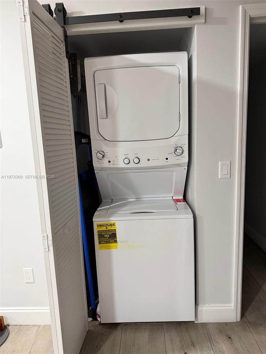 SUNSET PARK LAKE VILLAS S - Residential Lease