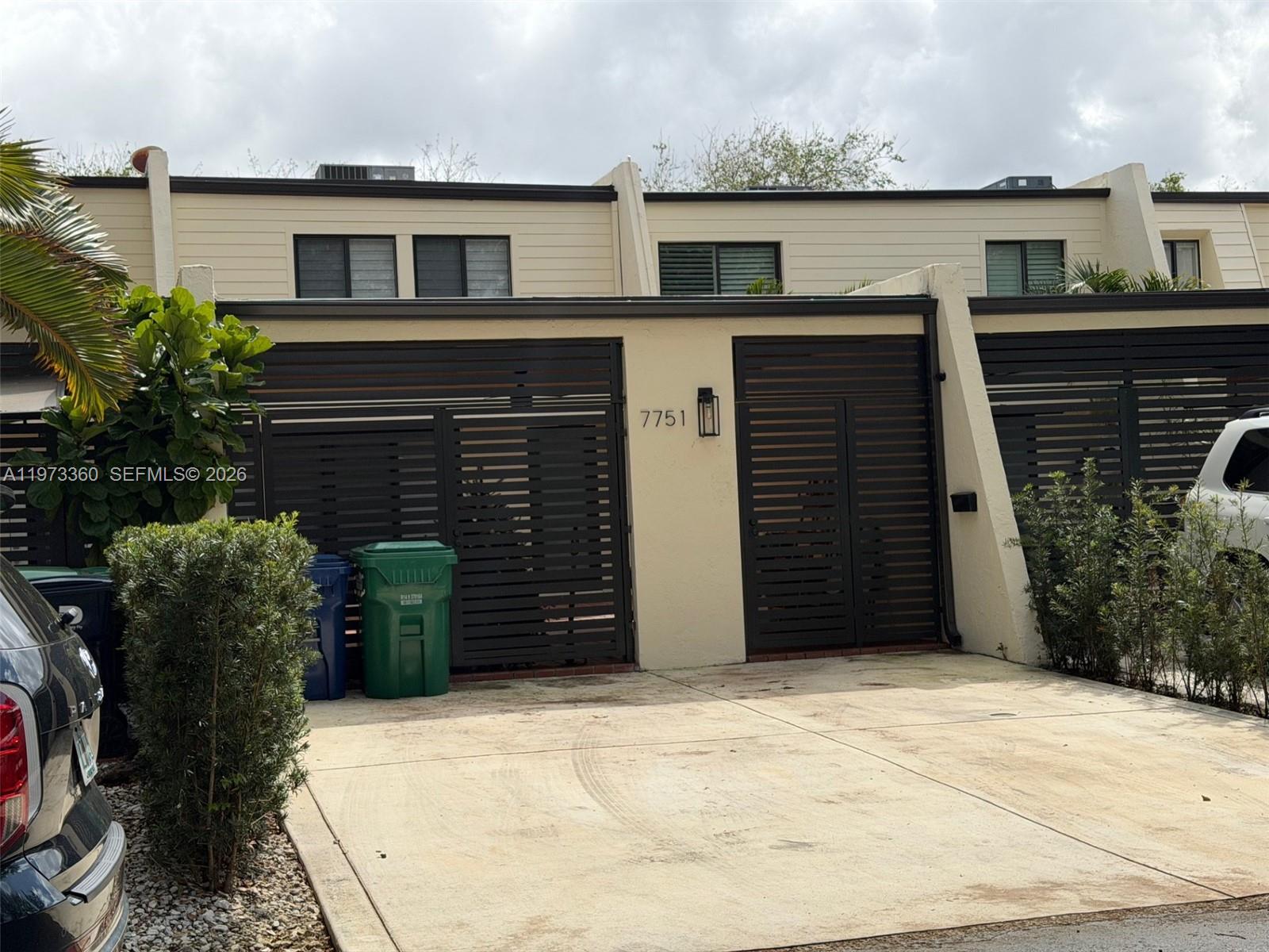 SUNSET PARK LAKE VILLAS S - Residential Lease