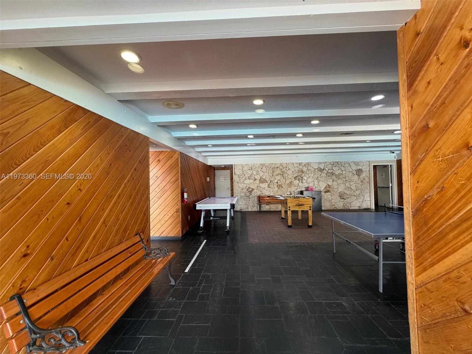 SUNSET PARK LAKE VILLAS S - Residential Lease