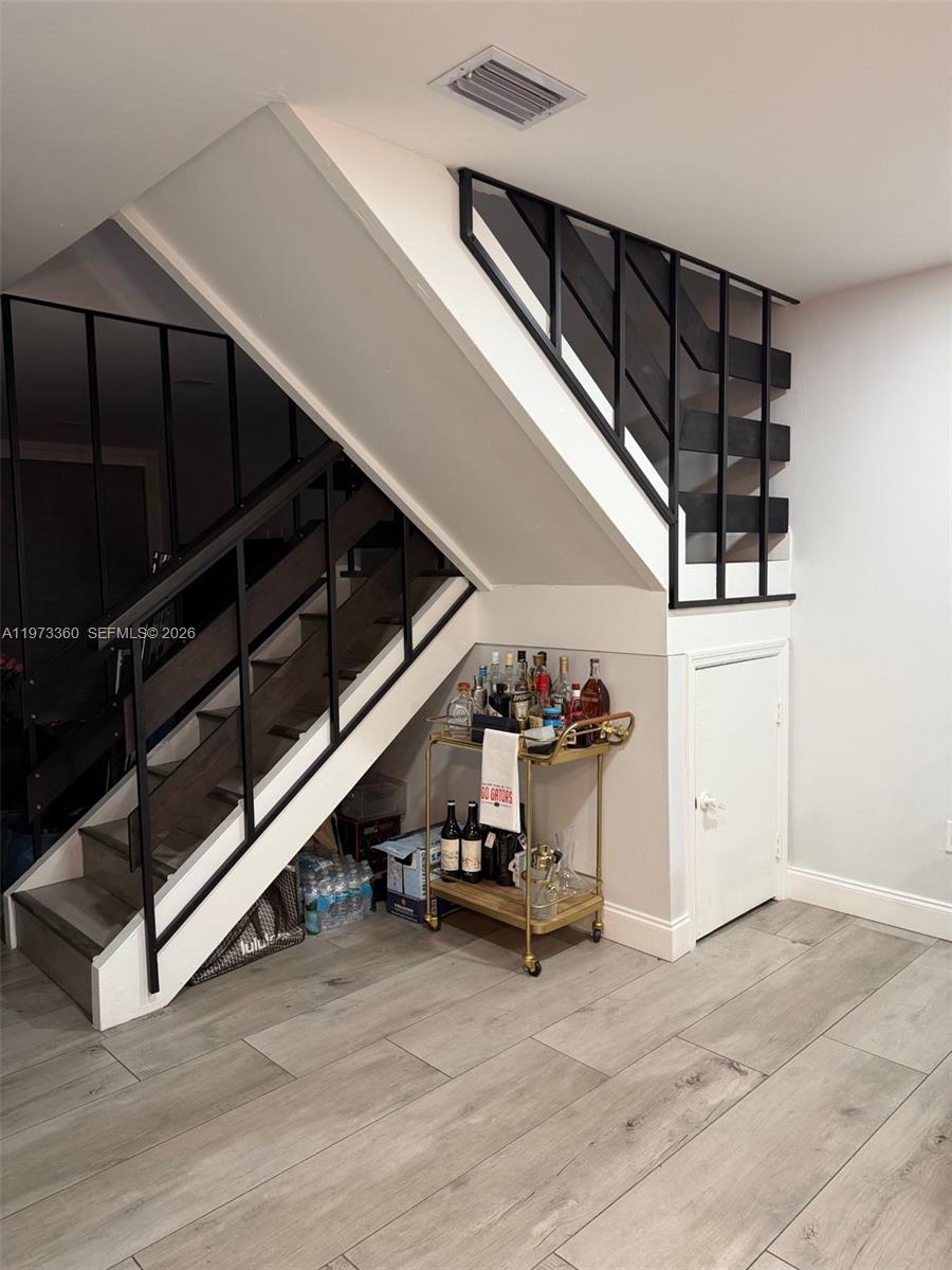 SUNSET PARK LAKE VILLAS S - Residential Lease