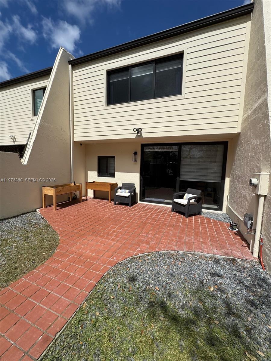 SUNSET PARK LAKE VILLAS S - Residential Lease