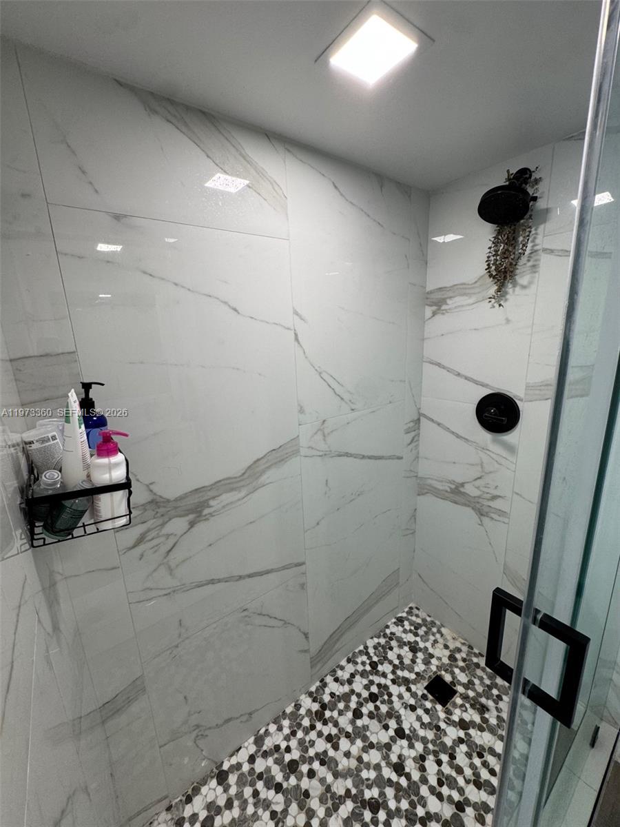 SUNSET PARK LAKE VILLAS S - Residential Lease