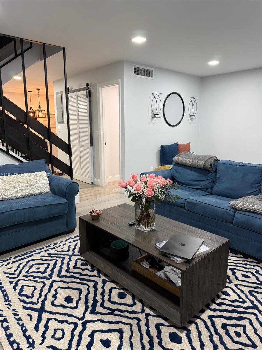 SUNSET PARK LAKE VILLAS S - Residential Lease