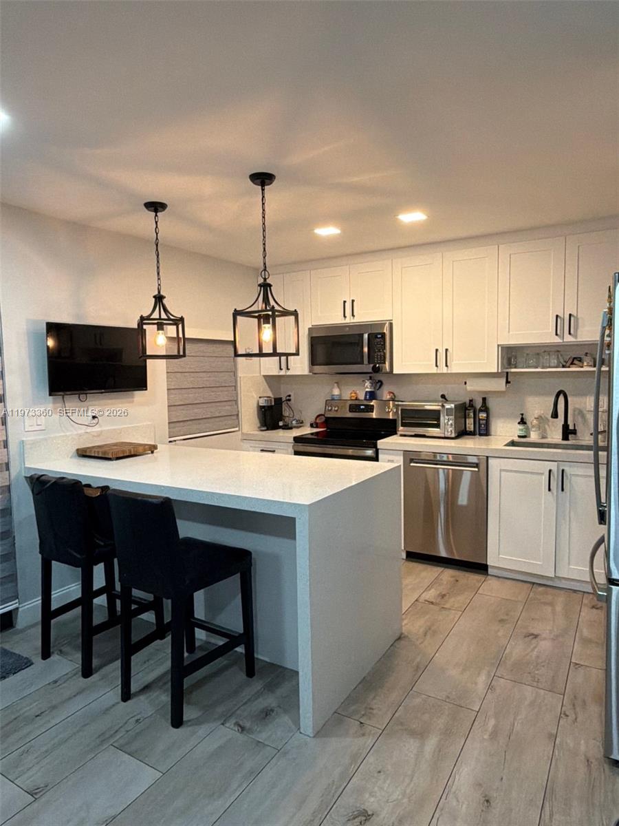 SUNSET PARK LAKE VILLAS S - Residential Lease