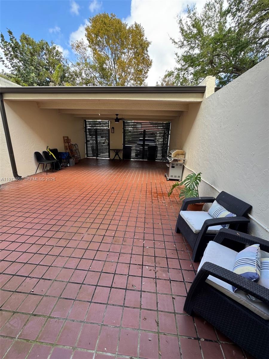 SUNSET PARK LAKE VILLAS S - Residential Lease