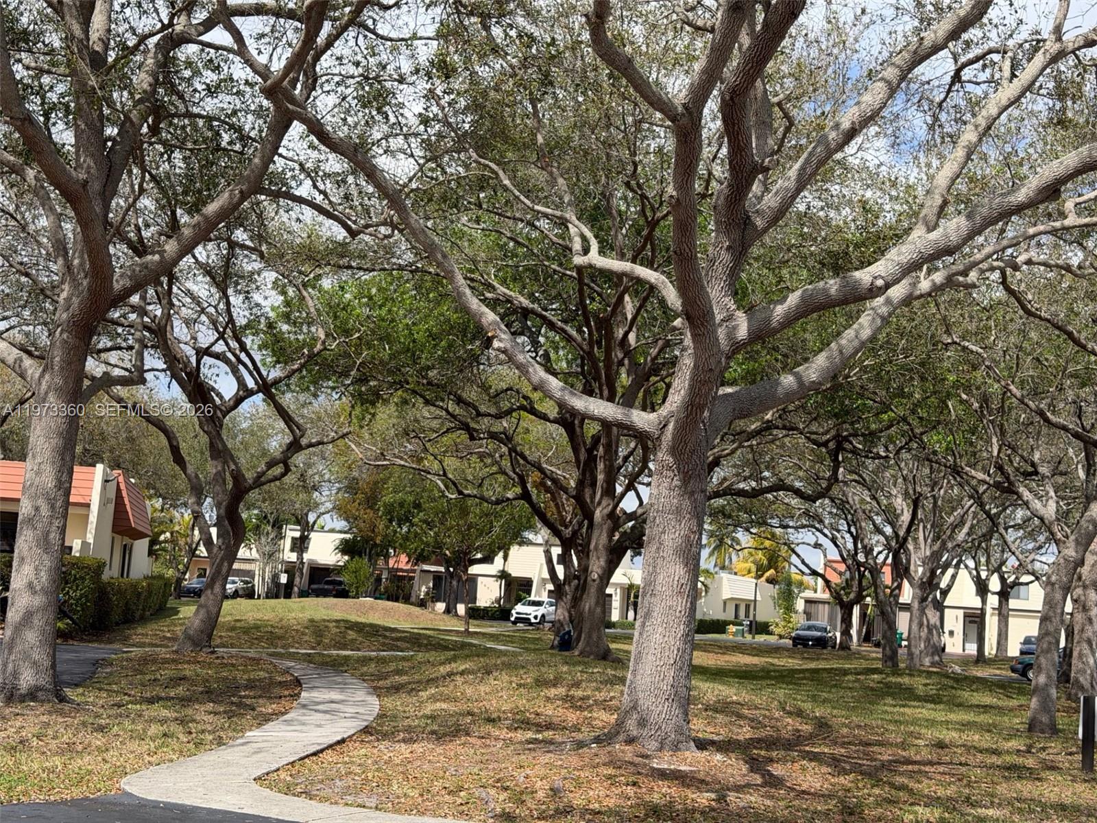 SUNSET PARK LAKE VILLAS S - Residential Lease