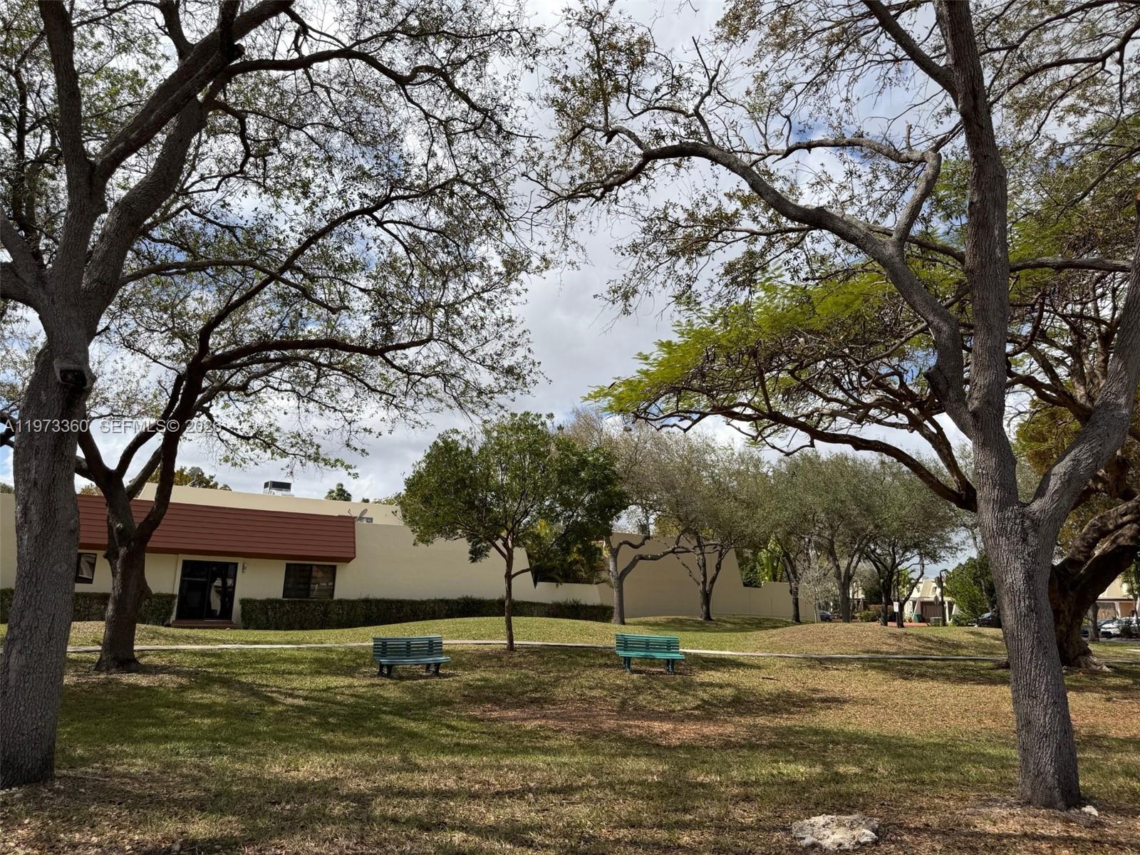 SUNSET PARK LAKE VILLAS S - Residential Lease