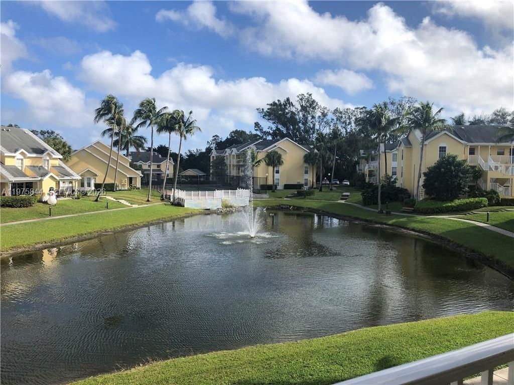 Photo of 6355 La Costa Dr #G, Boca Raton, FL 33433 (MLS # A11975844)
