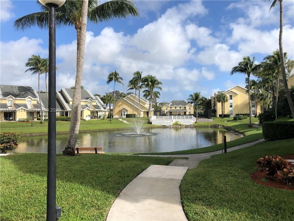 Photo of 6355 La Costa Dr #G, Boca Raton, FL 33433 (MLS # A11975844)