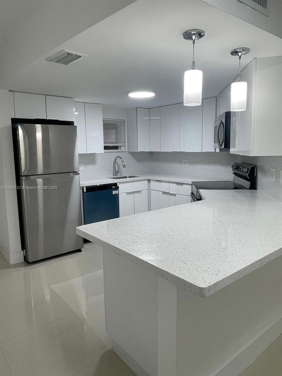 8225 Lake Dr 104