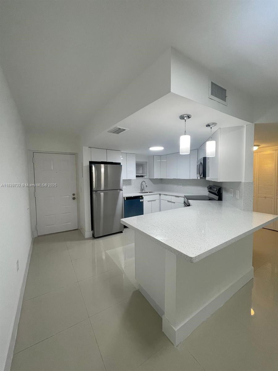 8225 Lake Dr 104