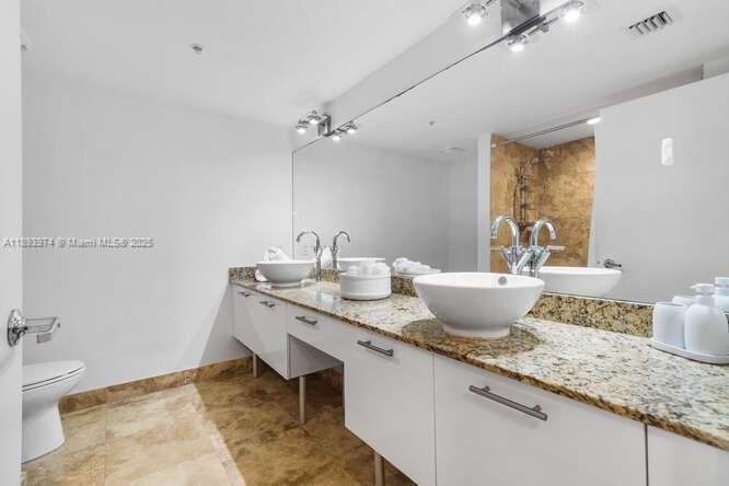 BRICKELL ON THE RIVER S T - Residential Lease