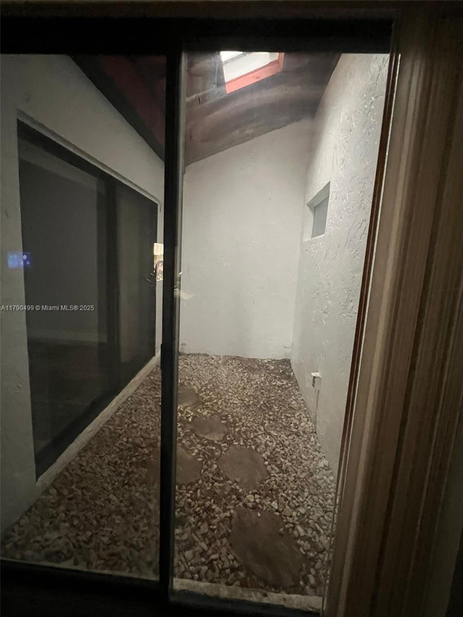 VILLAS AT BONAVENTURE IN - Residential