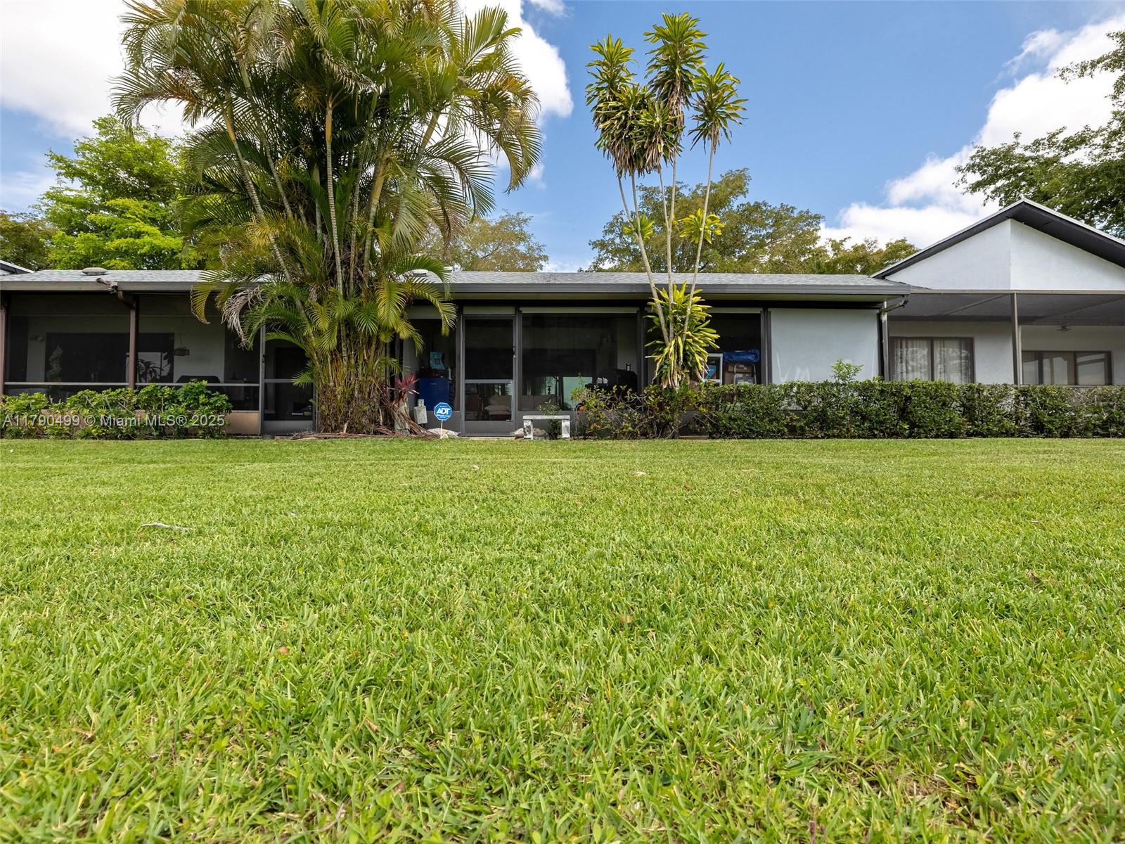 VILLAS AT BONAVENTURE IN - Residential