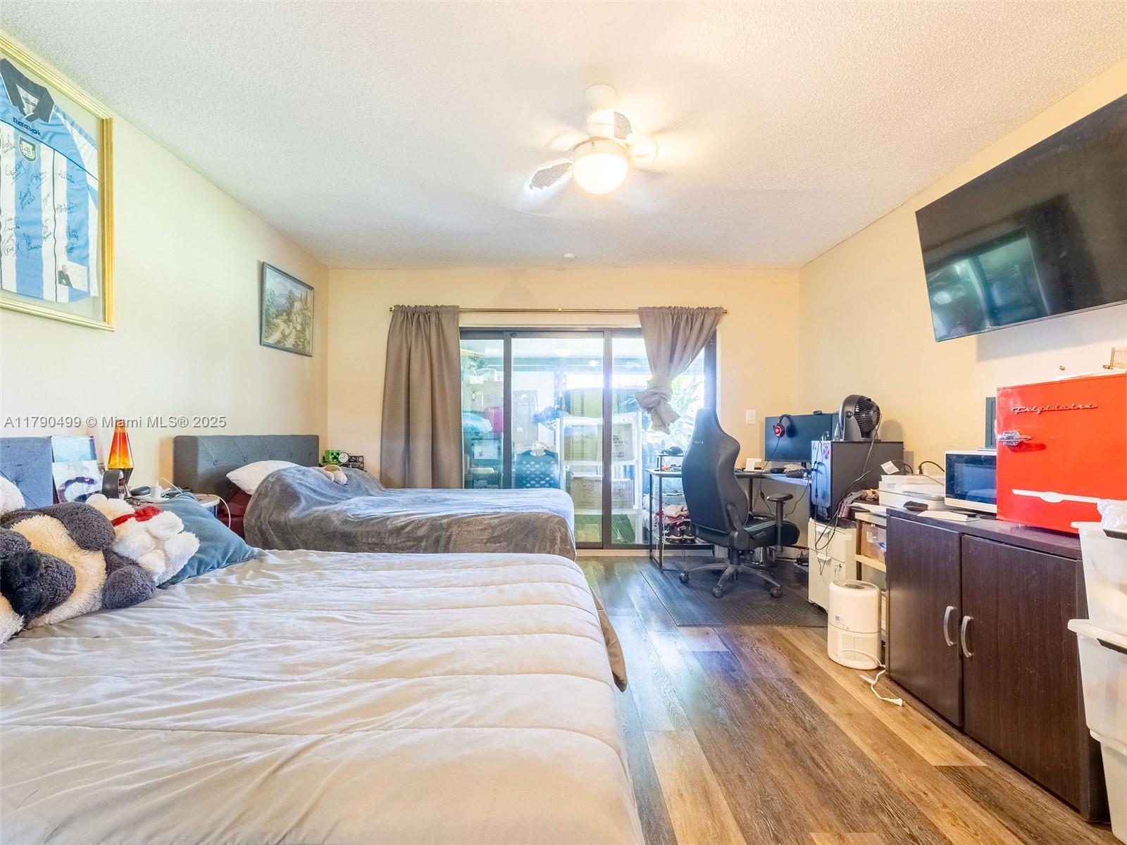 VILLAS AT BONAVENTURE IN - Residential