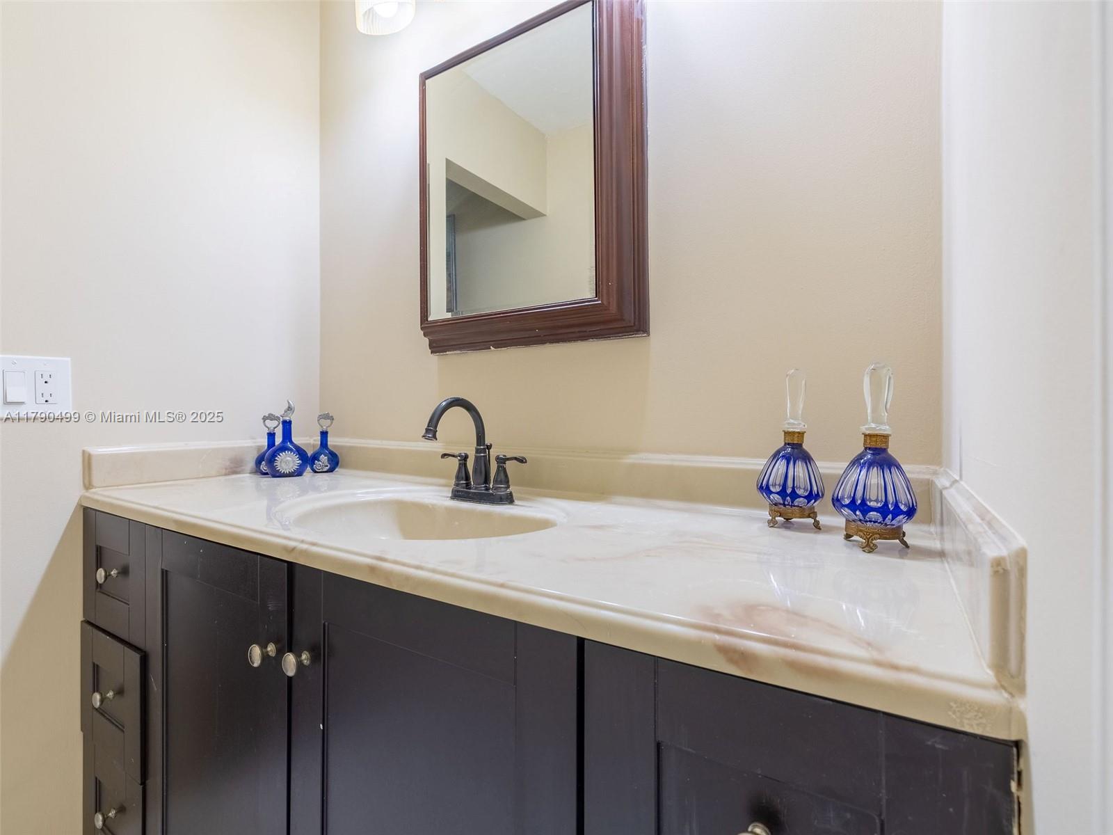 VILLAS AT BONAVENTURE IN - Residential