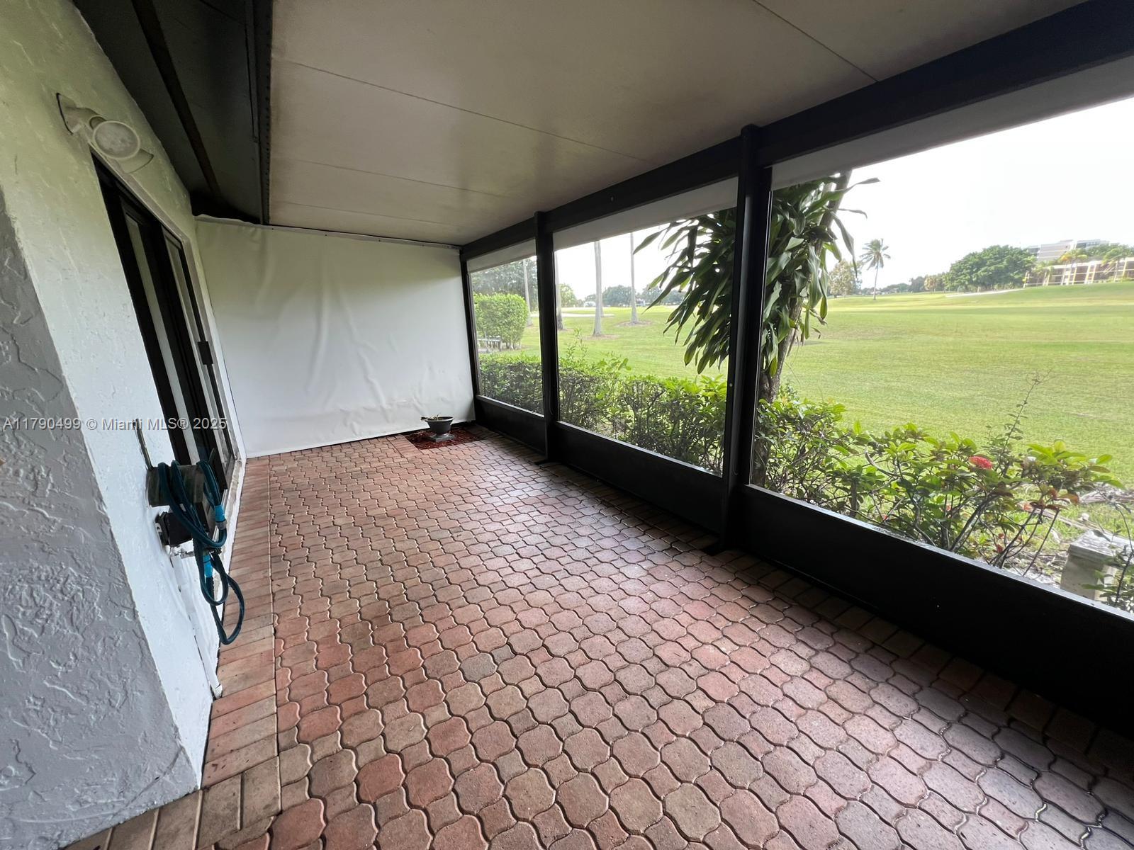 VILLAS AT BONAVENTURE IN - Residential