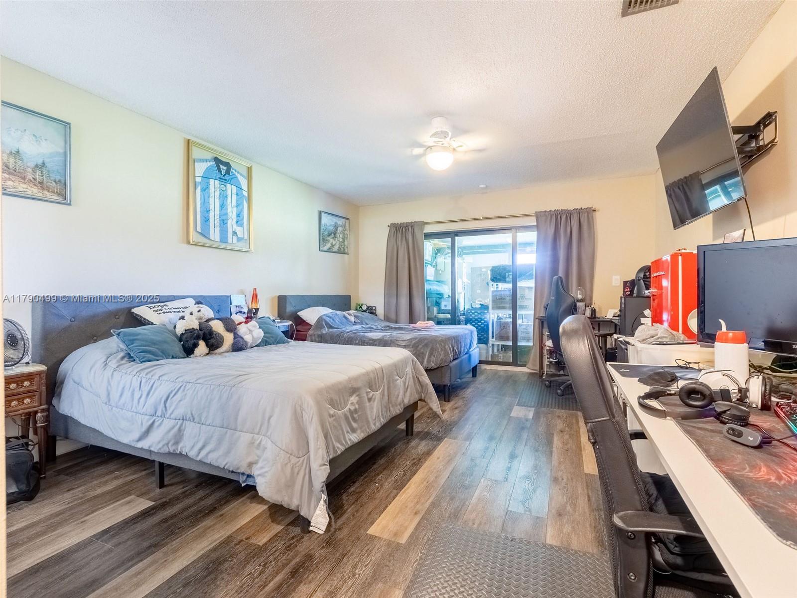 VILLAS AT BONAVENTURE IN - Residential