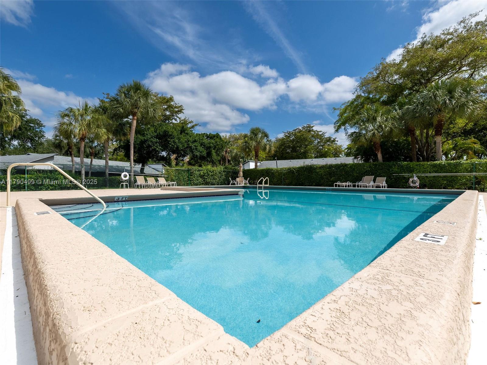 VILLAS AT BONAVENTURE IN - Residential