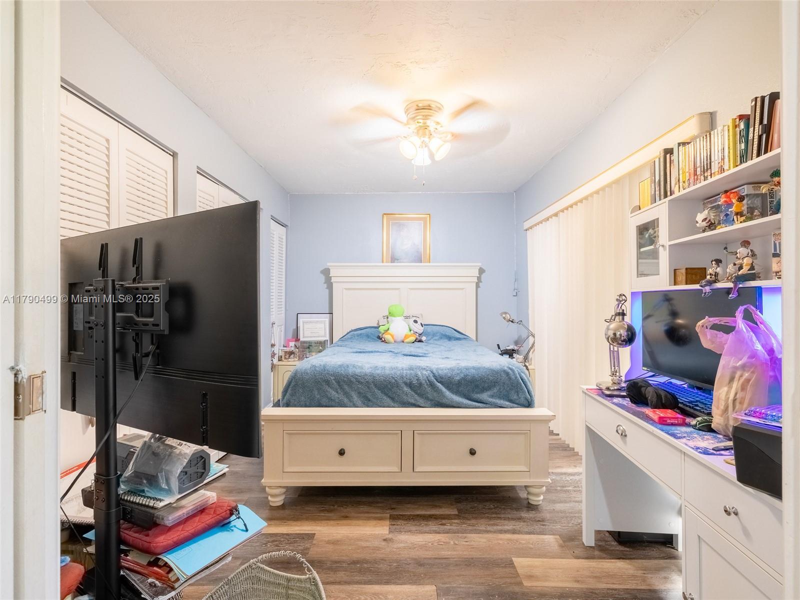 VILLAS AT BONAVENTURE IN - Residential