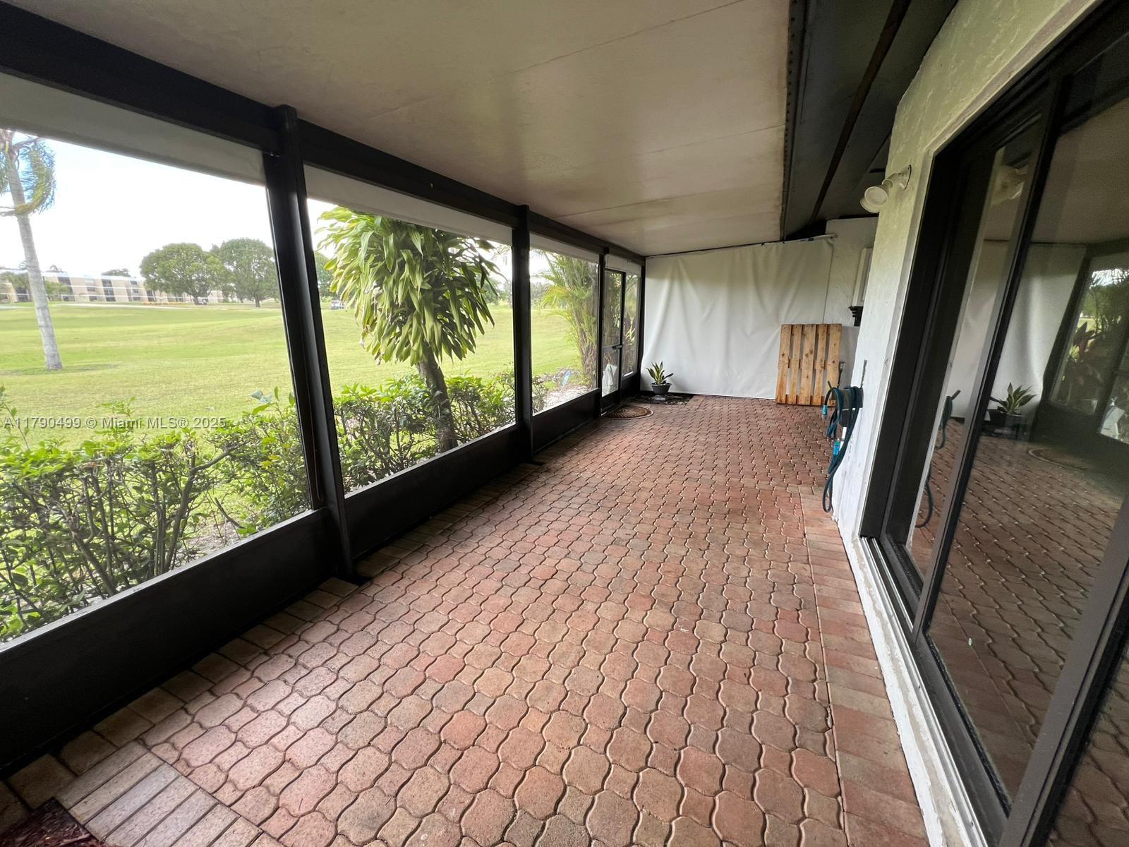 VILLAS AT BONAVENTURE IN - Residential