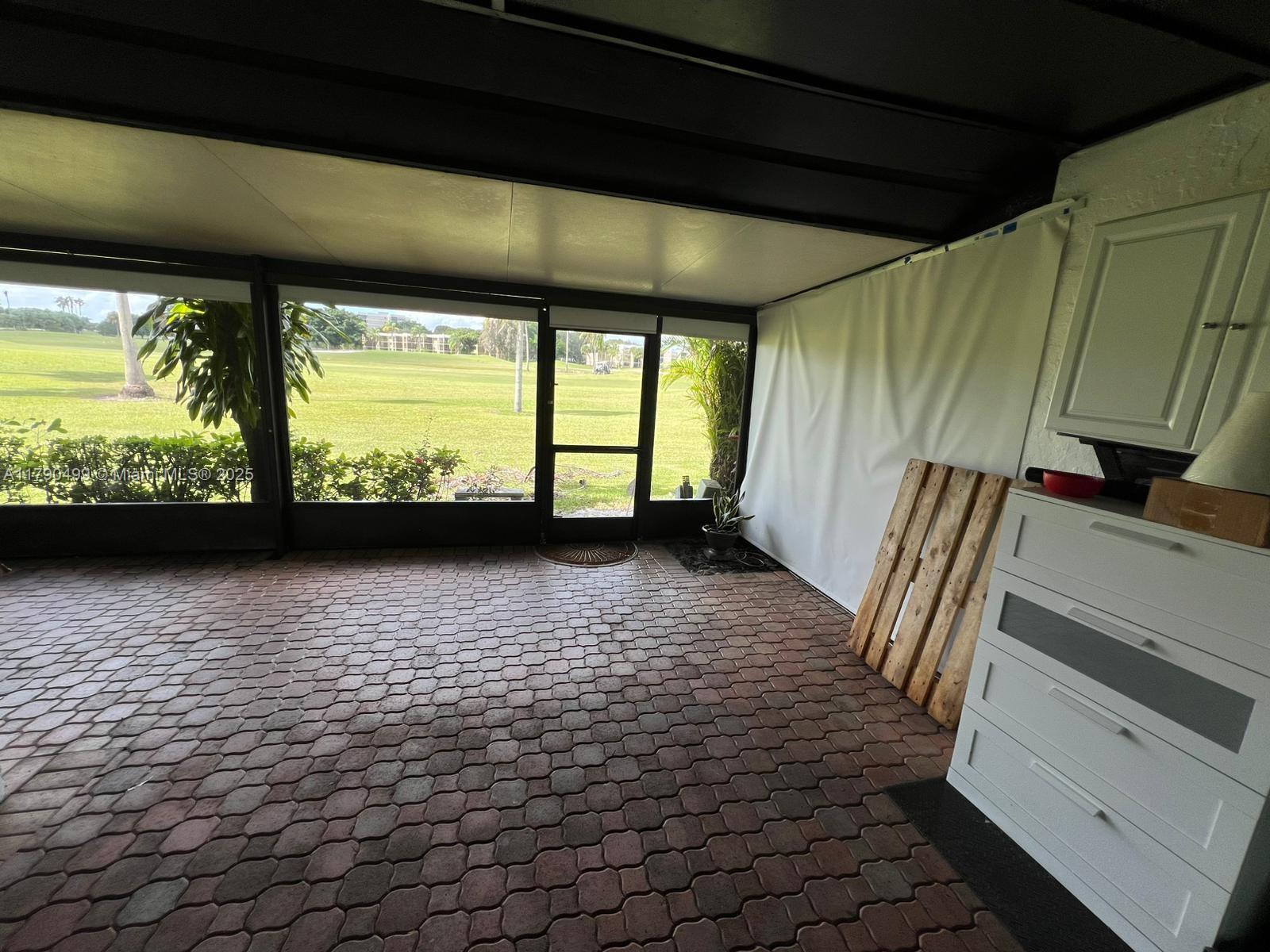 VILLAS AT BONAVENTURE IN - Residential