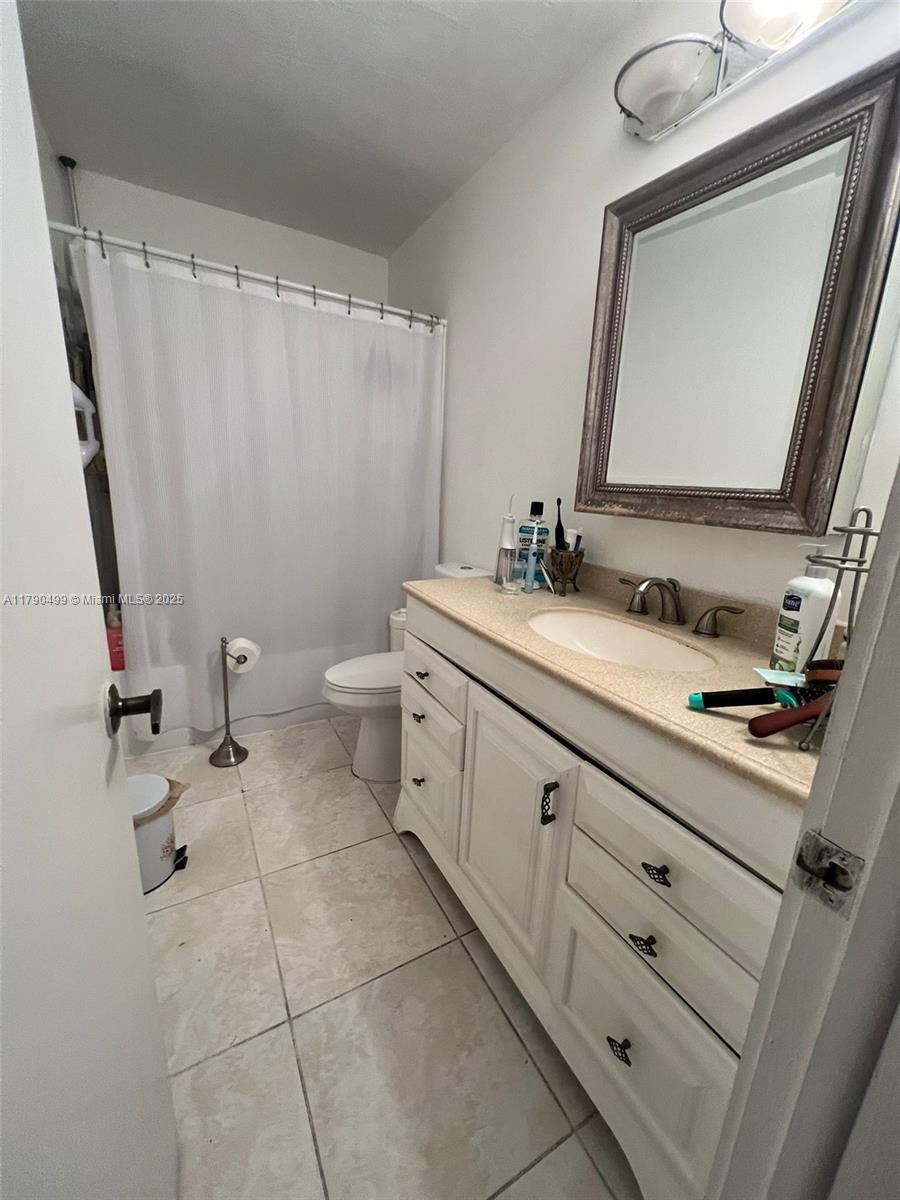 VILLAS AT BONAVENTURE IN - Residential