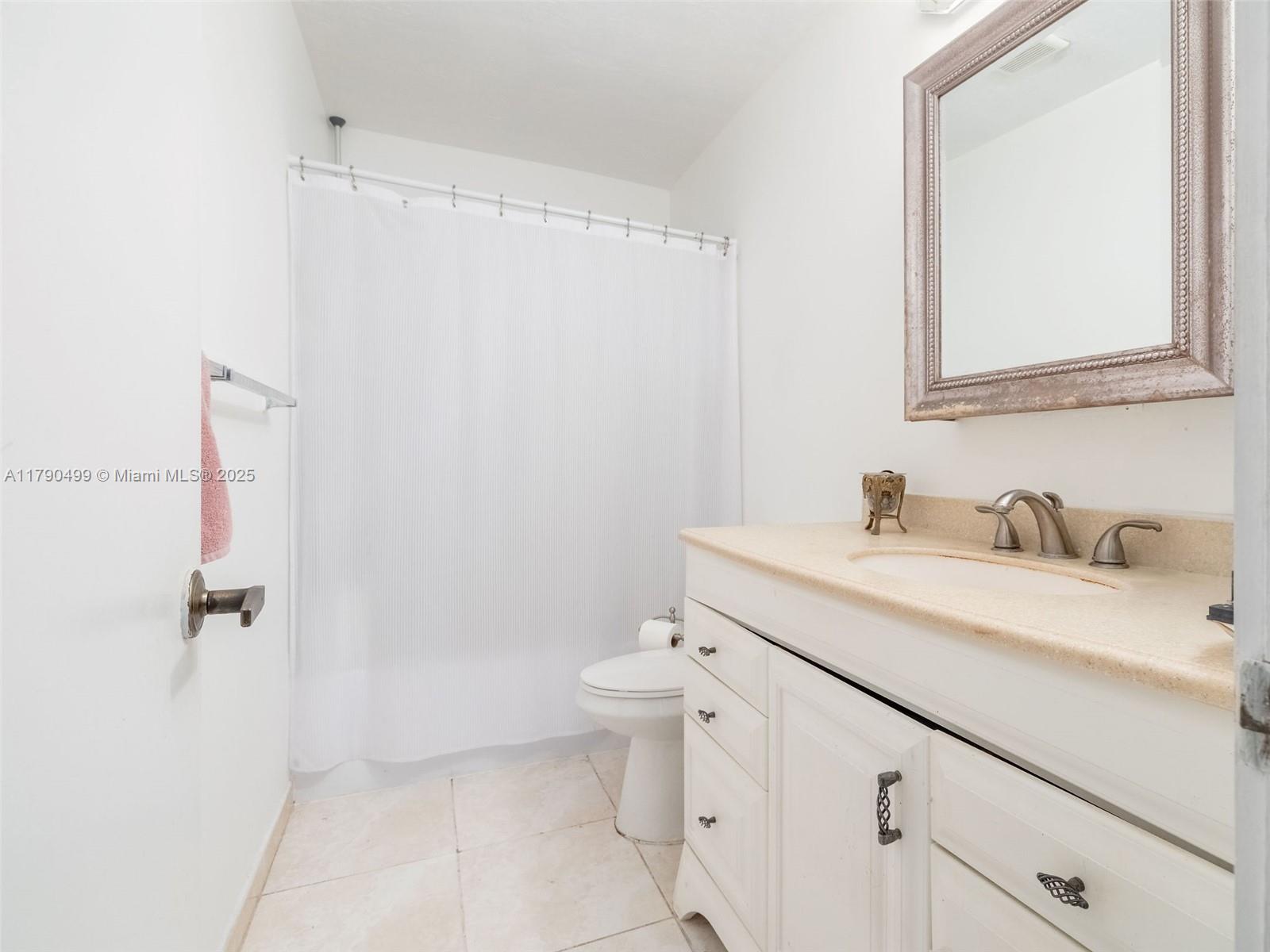 VILLAS AT BONAVENTURE IN - Residential