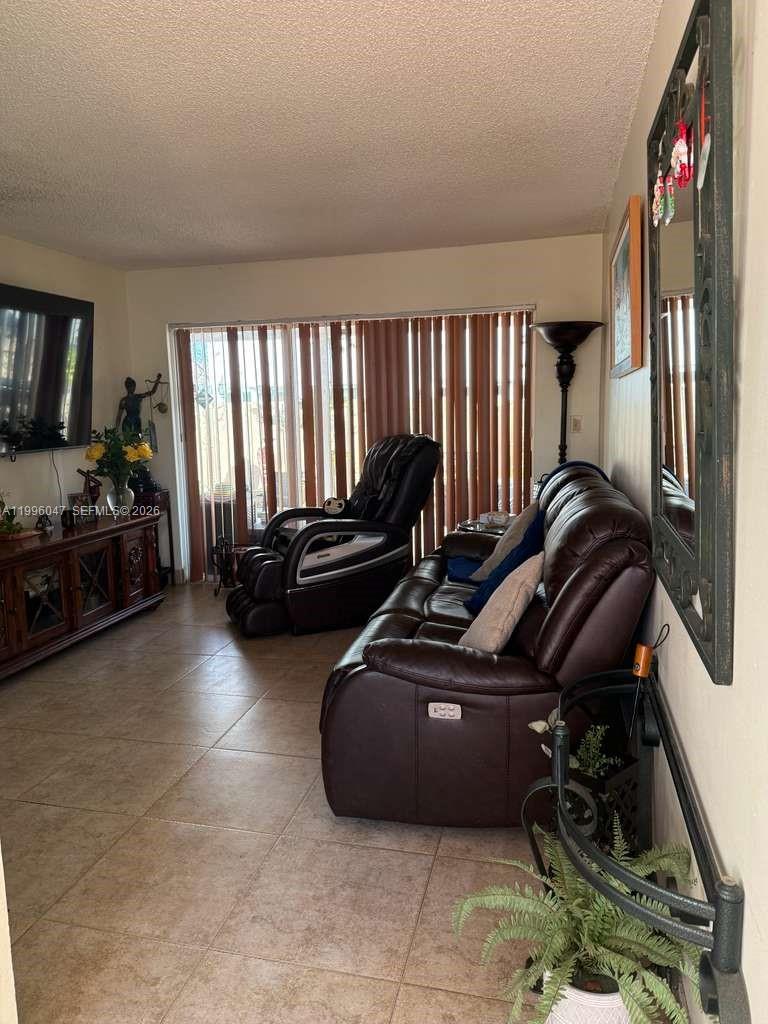 TURTLE RUN AT LAKES OF PA - Residential