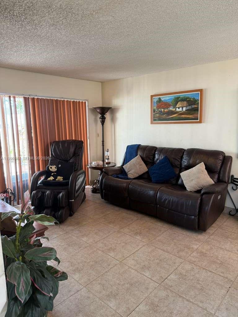 TURTLE RUN AT LAKES OF PA - Residential