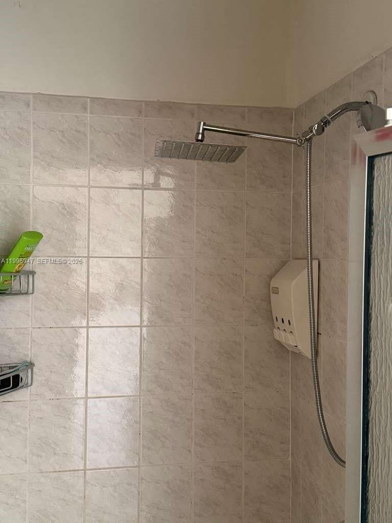 TURTLE RUN AT LAKES OF PA - Residential