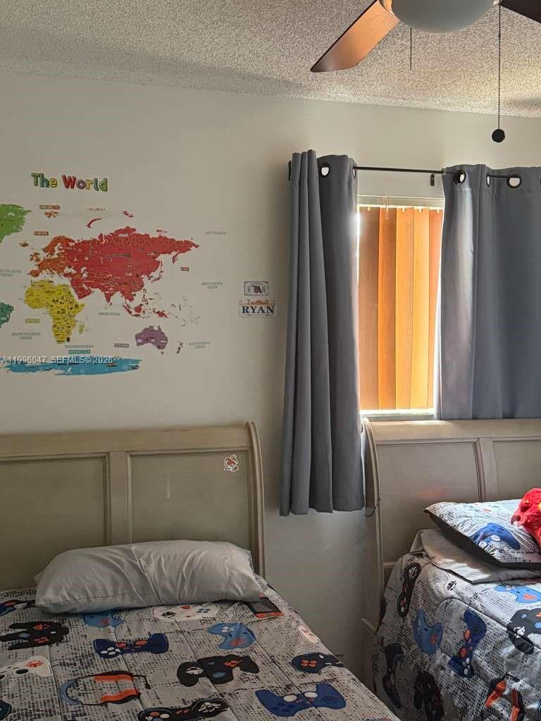 TURTLE RUN AT LAKES OF PA - Residential