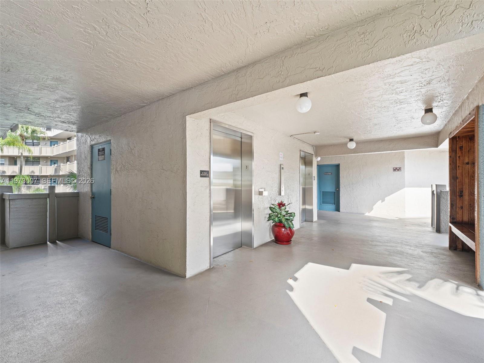 COLONY POINT 6 CONDO - Residential