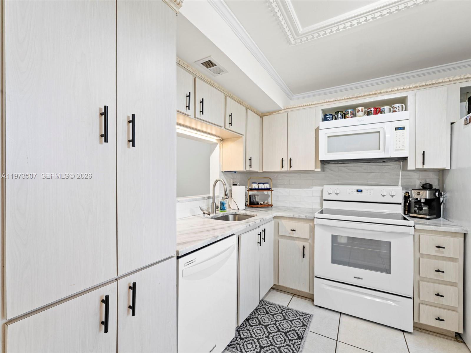 COLONY POINT 6 CONDO - Residential