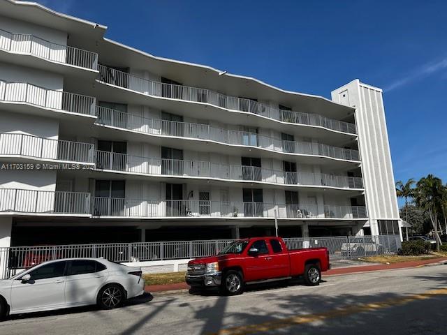Property for Sale at 1100 Alton Rd 5D, Miami Beach, Miami-Dade County, Florida - Bedrooms: 1 
Bathrooms: 1  - $280,000