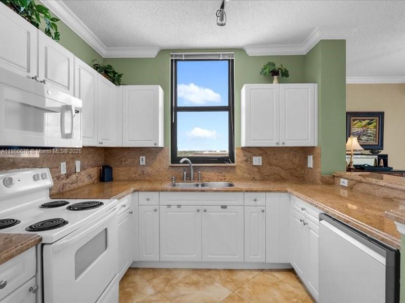 TOWER CONDO AT CITYPLACE - Residential