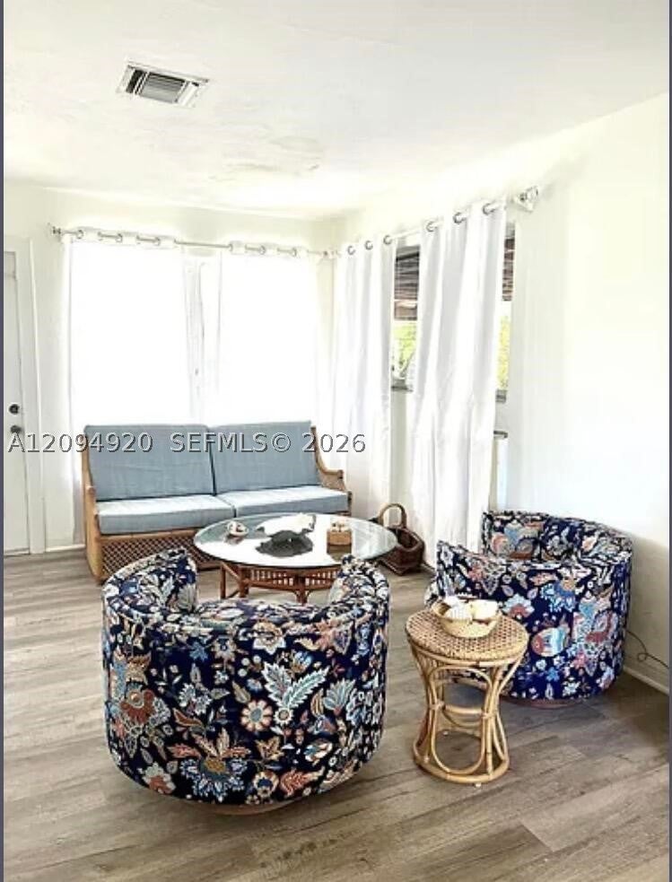 24 SW 12th Street