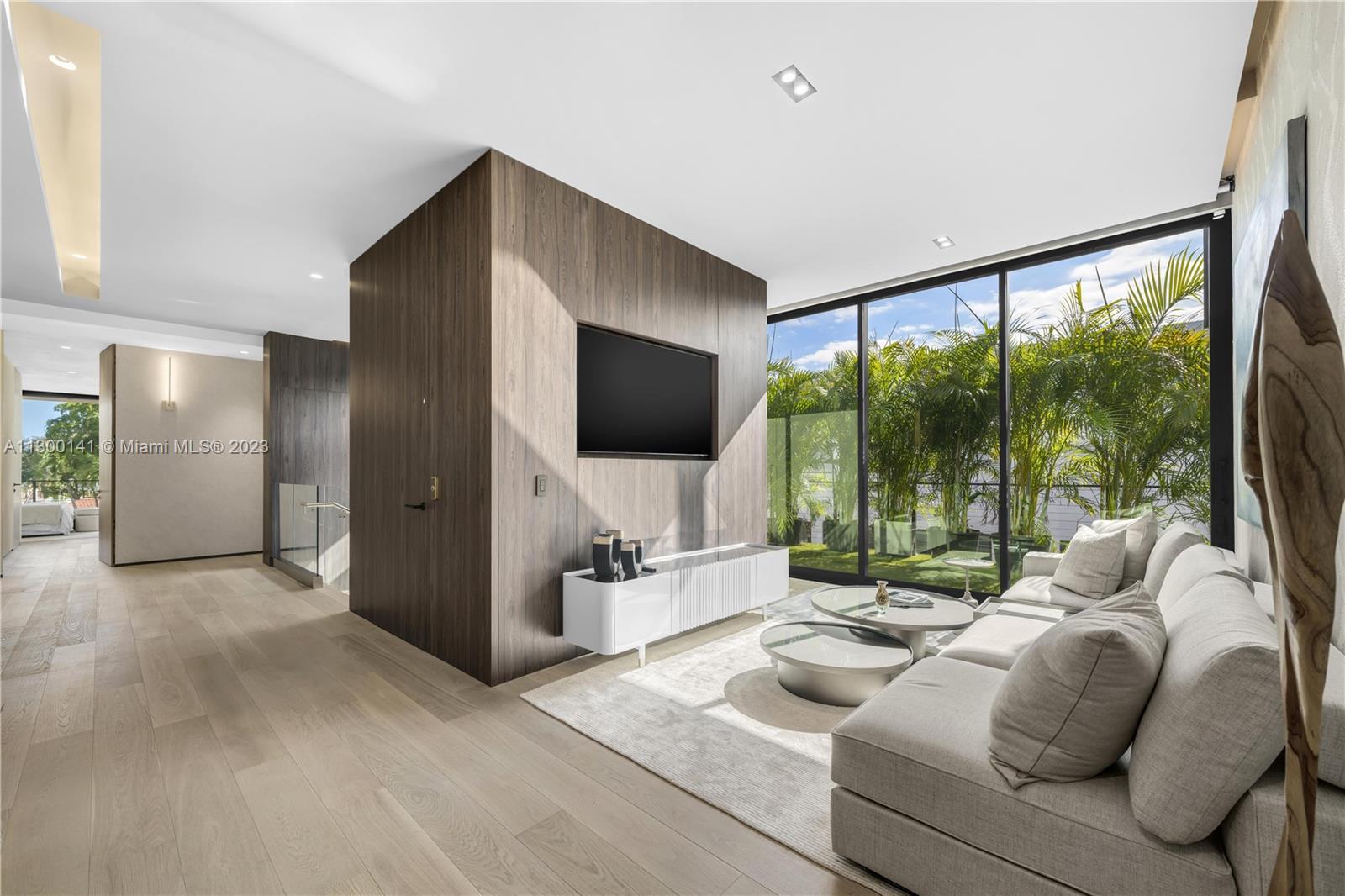 BAY HARBOR ISLAND - Residential