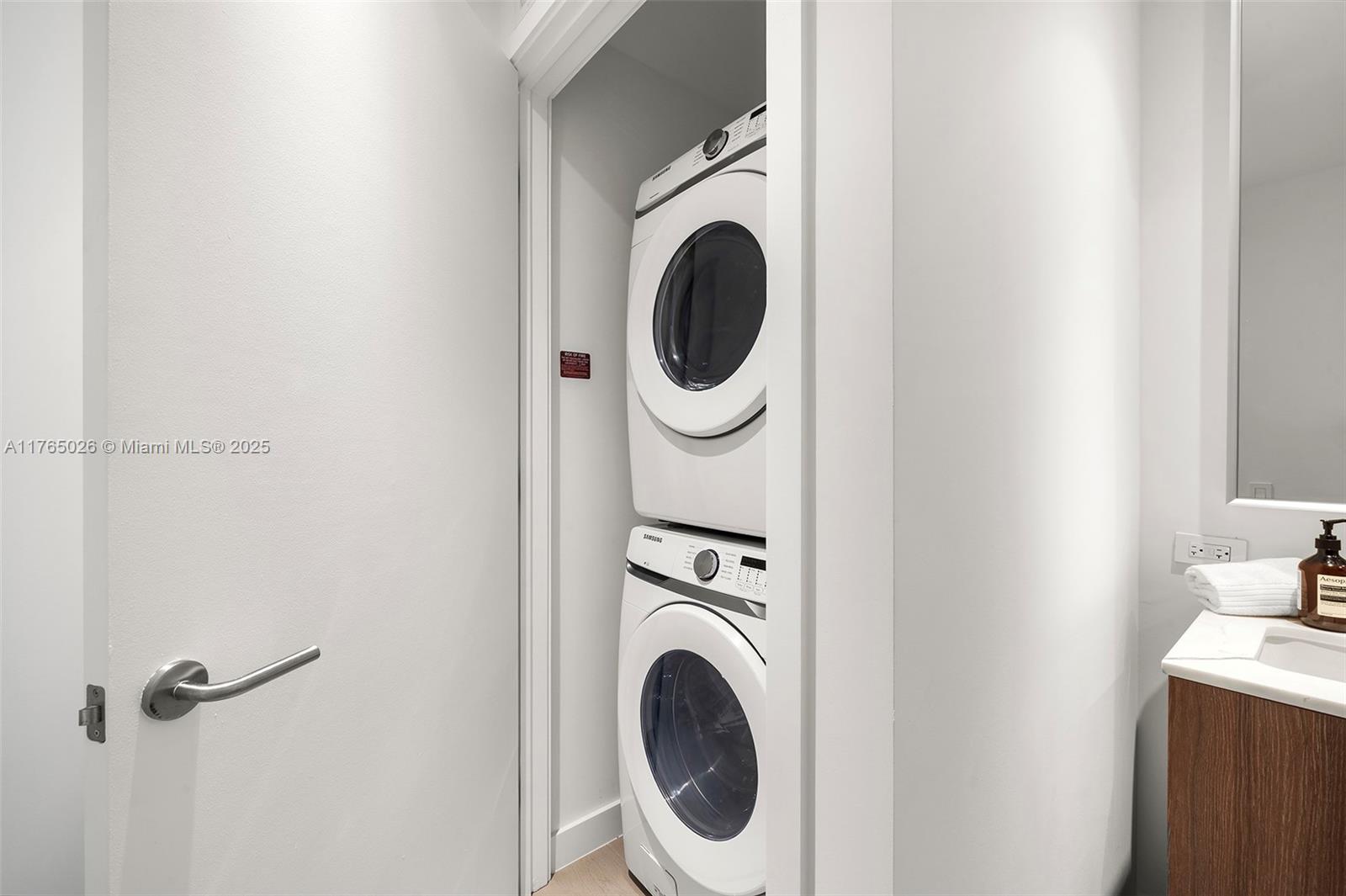 FIVE PARK - Residential