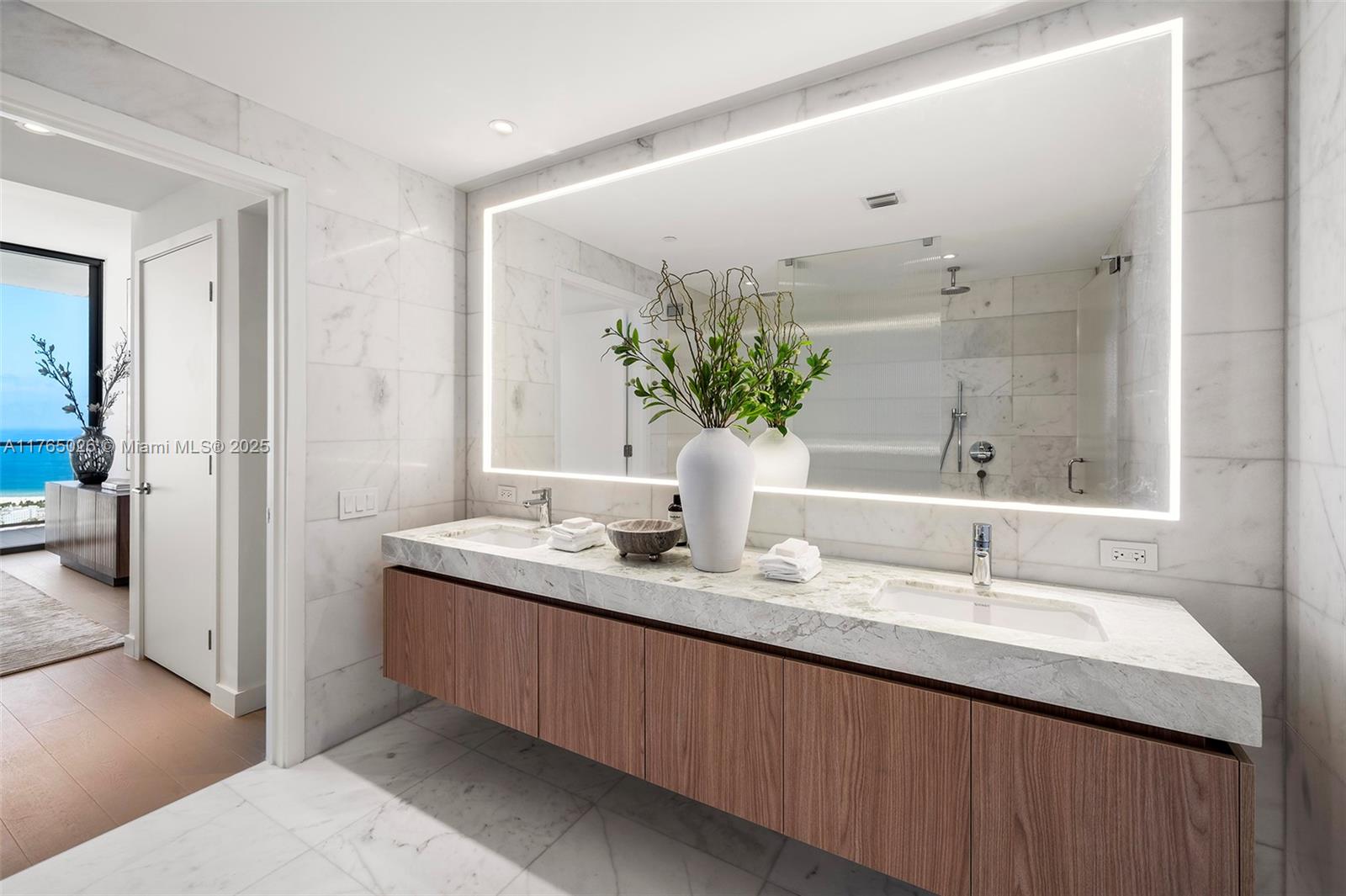 FIVE PARK - Residential